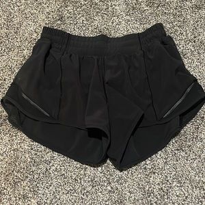 Lululemon Hotty Hot Shorts Size 4 2.5”